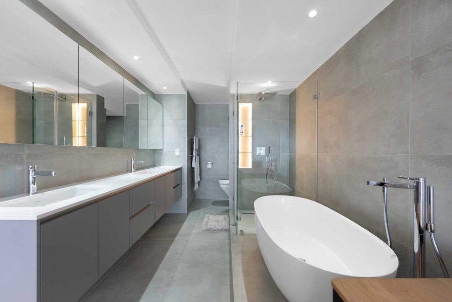 2 Bedroom Property for Sale in Bantry Bay Western Cape